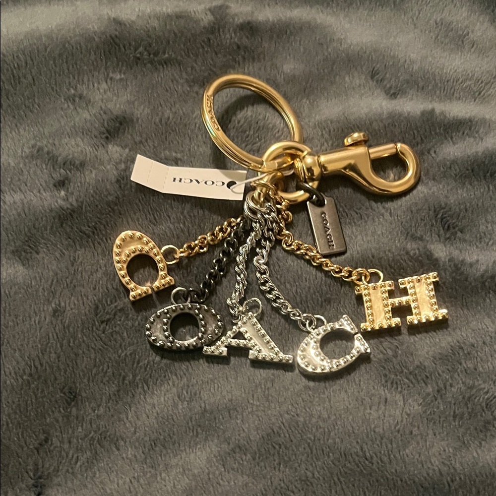 **NEW W/TAGS** VINTAGE** PRISTINE CONDITION** COACH METTALIC KEY CHAIN